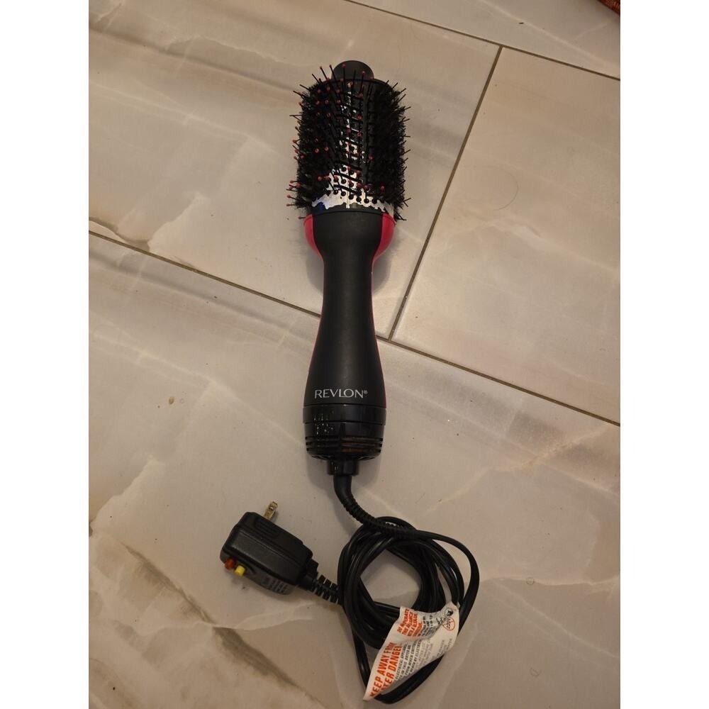 REVLON One-Step Hair Dryer & Volumizer Titanium Max Edition RVDR5282 B3